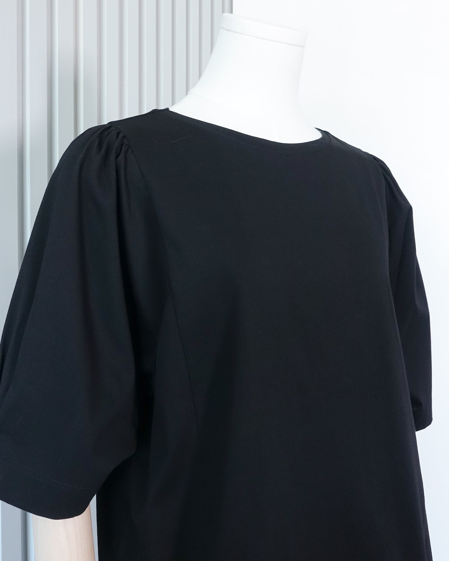 GABARDINE K.T Puff Quarter Sleeve Top 泡泡中袖上衣 | KOMMONS