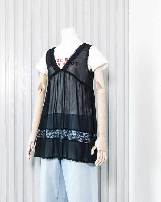 CHOUCHOU V-neck Lace Babydoll Vest V領蕾絲背心 | KOMMONS