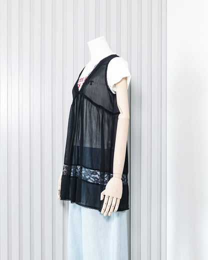 CHOUCHOU V-neck Lace Babydoll Vest V領蕾絲背心 | KOMMONS