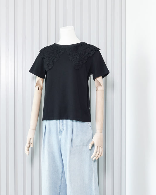 ANGELINA Crochet Collar T-shirt 鈎織反領T-shirt | KOMMONS