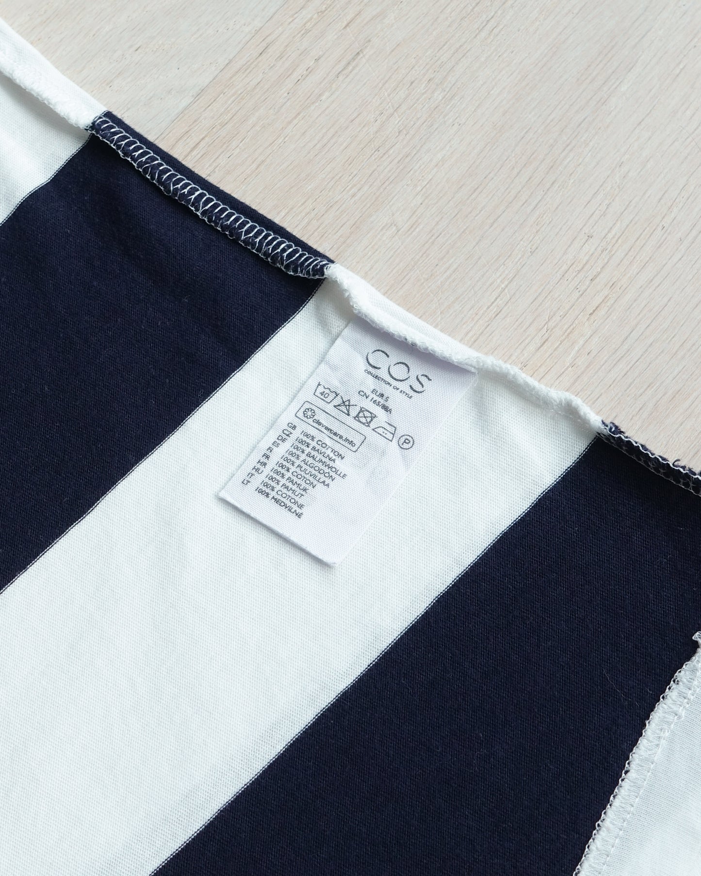 COS Striped 3/4 Sleeve T-shirt 粗橫間中袖T恤 | KOMMONS