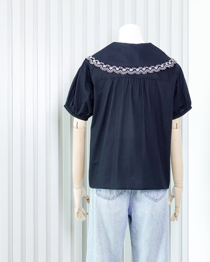 EHKA SOPO Embroidered Collar Puff Sleeve Shirt 蕾絲領泡泡袖恤衫 | KOMMONS