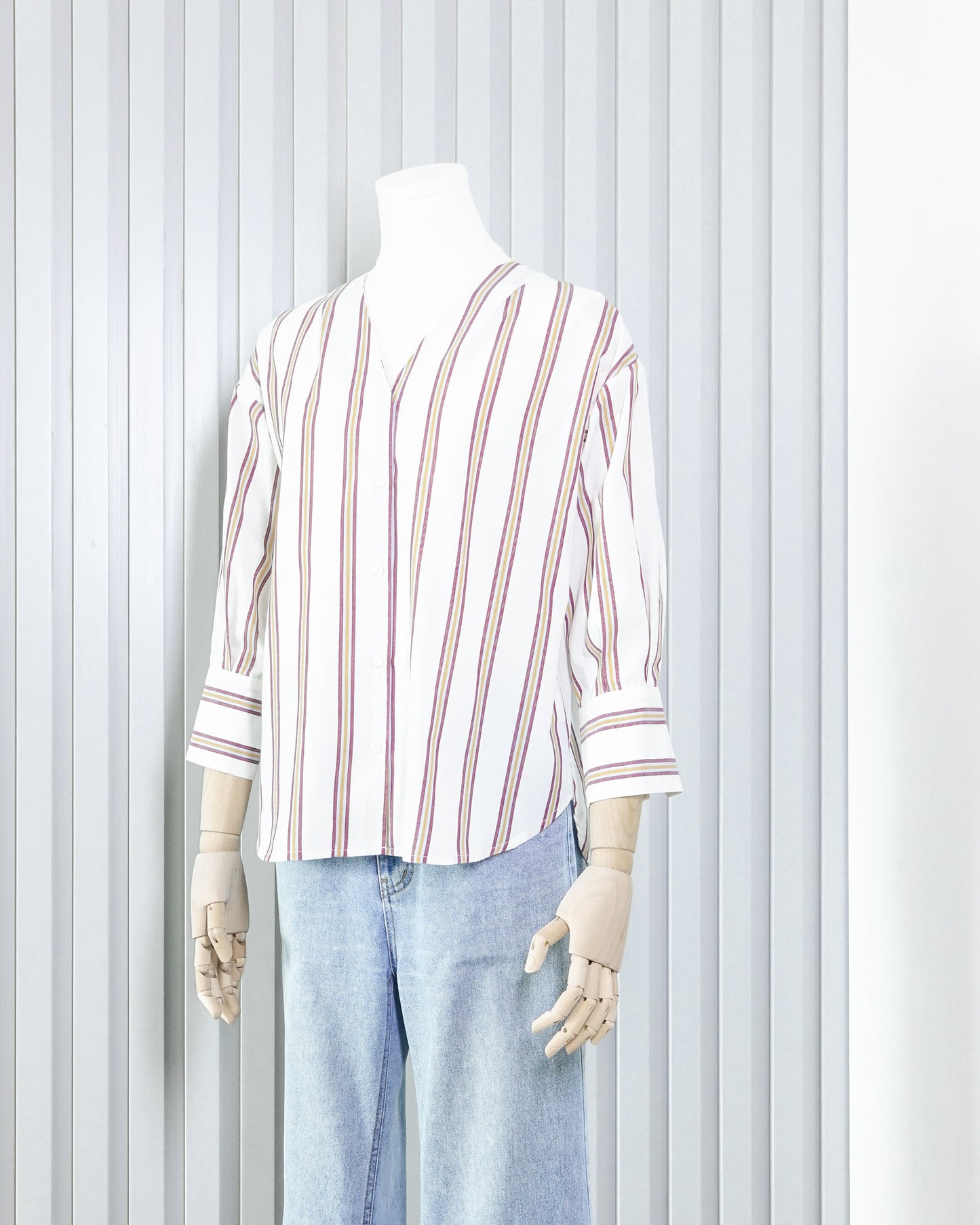 ITEMS URBAN RESEARCH Striped V-neck Button Front Top 直間V領扣鈕上衣 | KOMMONS