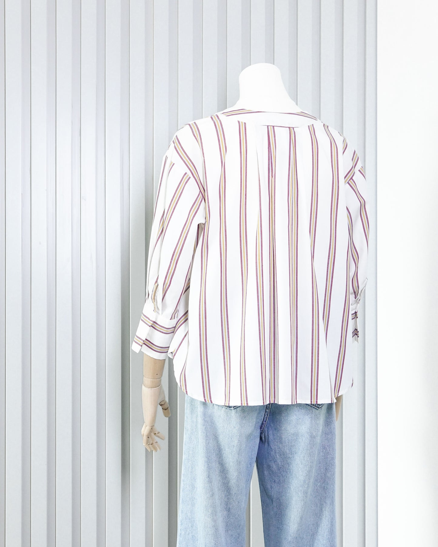ITEMS URBAN RESEARCH Striped V-neck Button Front Top 直間V領扣鈕上衣 | KOMMONS