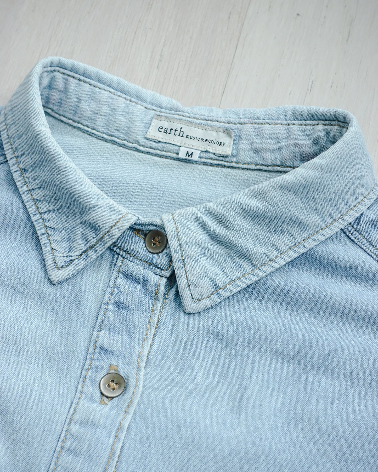 EARTH MUSIC & ECOLOGY Denim Shirt 牛仔恤衫 | KOMMONS