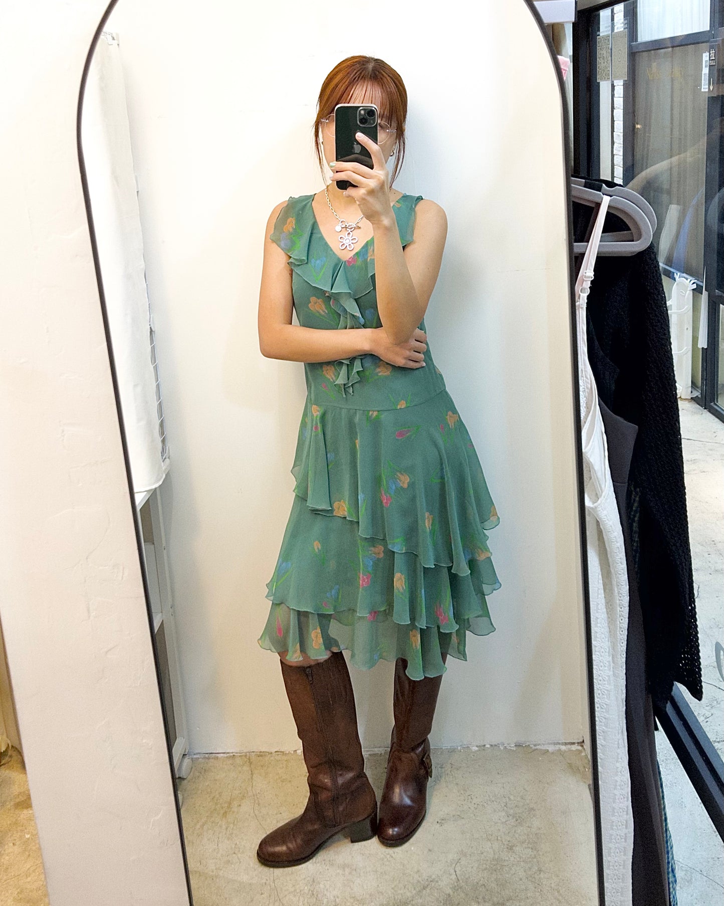 REVISITATION BY SCOTT HENSHALL Floral Chiffon Ruffle V-neck Sleeveless Midi Dress 雪紡荷葉邊V領背心連身裙 | KOMMONS