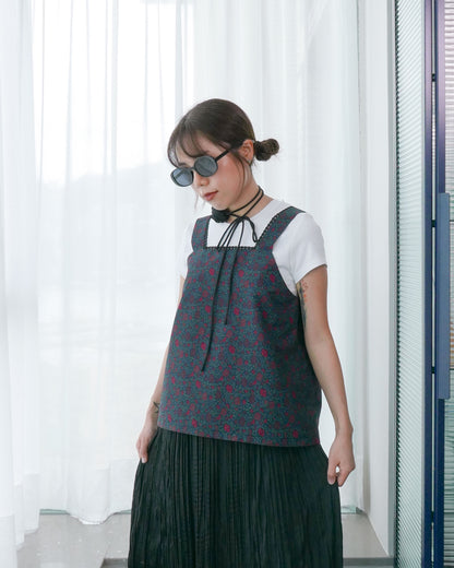 方領花邊吊帶背心 - 黑色暗花 | Made by Chifa