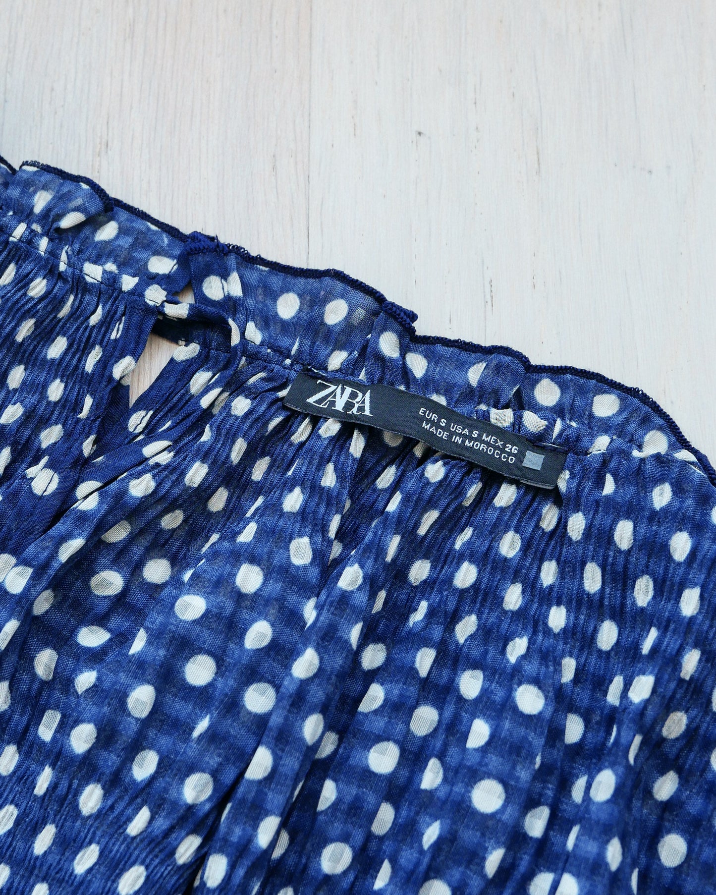 ZARA Polka Dot Crinkled Flowy Vest 波點皺皺飄逸背心 | KOMMONS