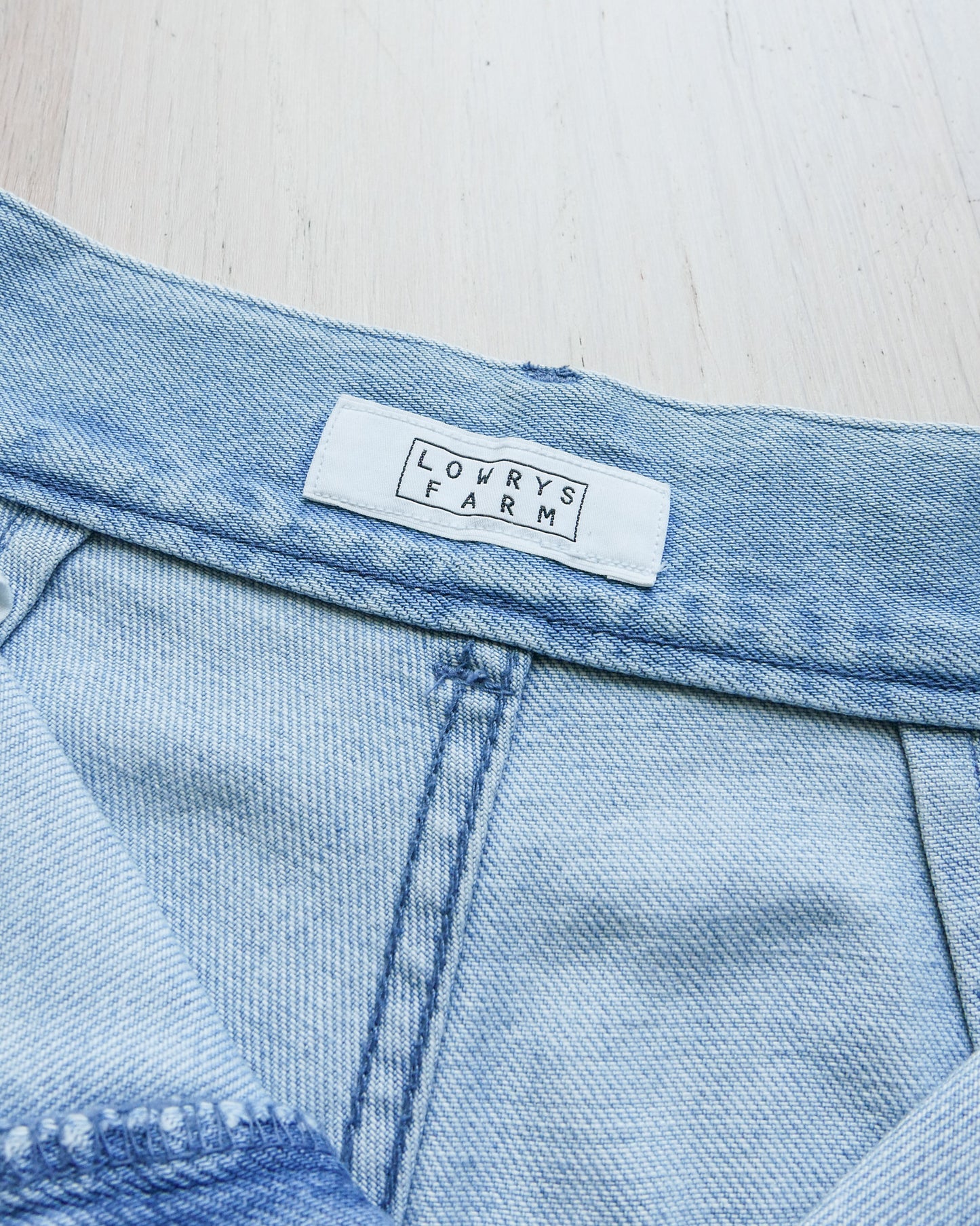 LOWRYS FARM Pleated Wide-leg Jeans 打褶闊腳牛仔褲 | KOMMONS