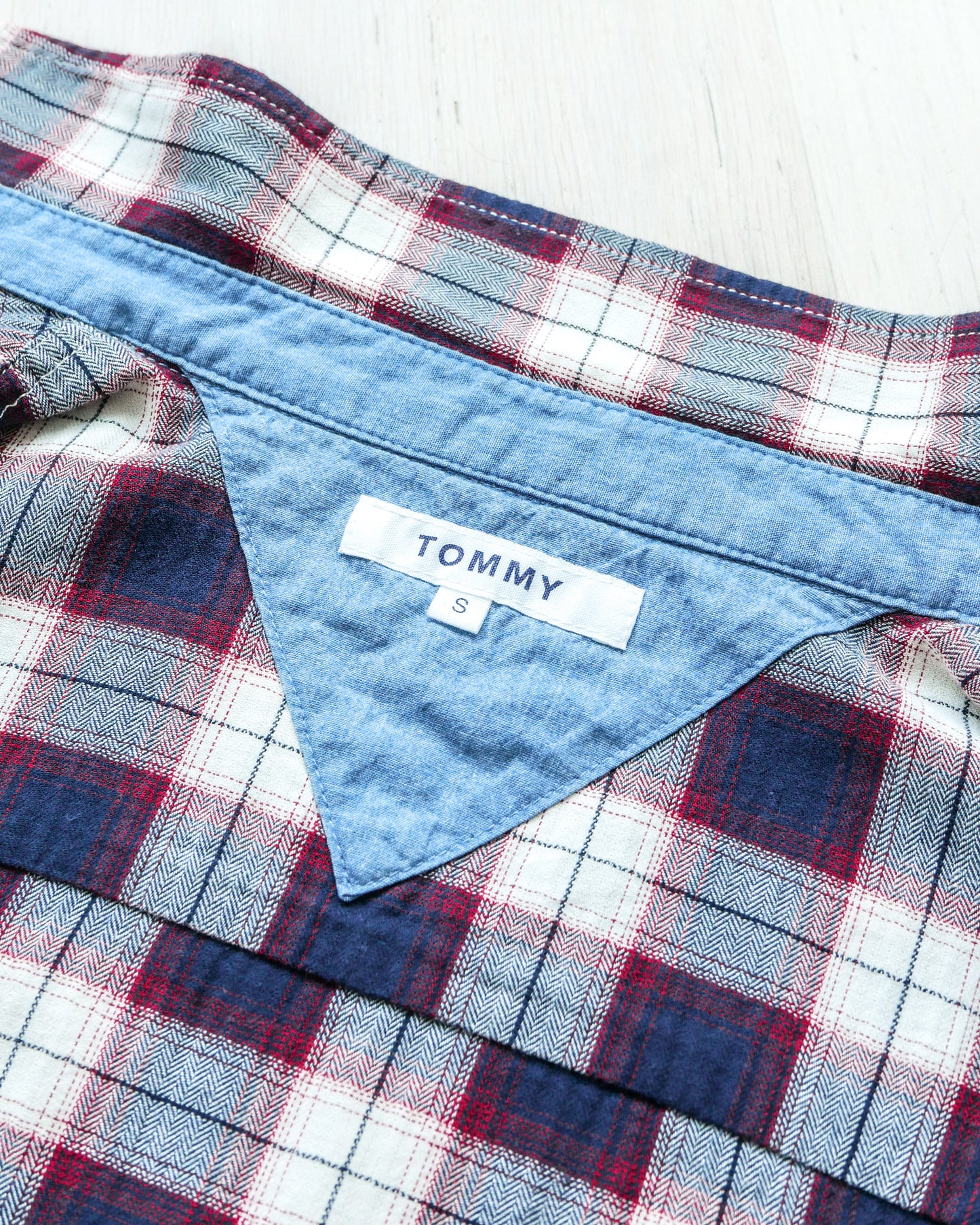 TOMMY HILFIGER Plaid Ombre Button Front Vest Shirt 格子漸變色背心恤衫 | KOMMONS