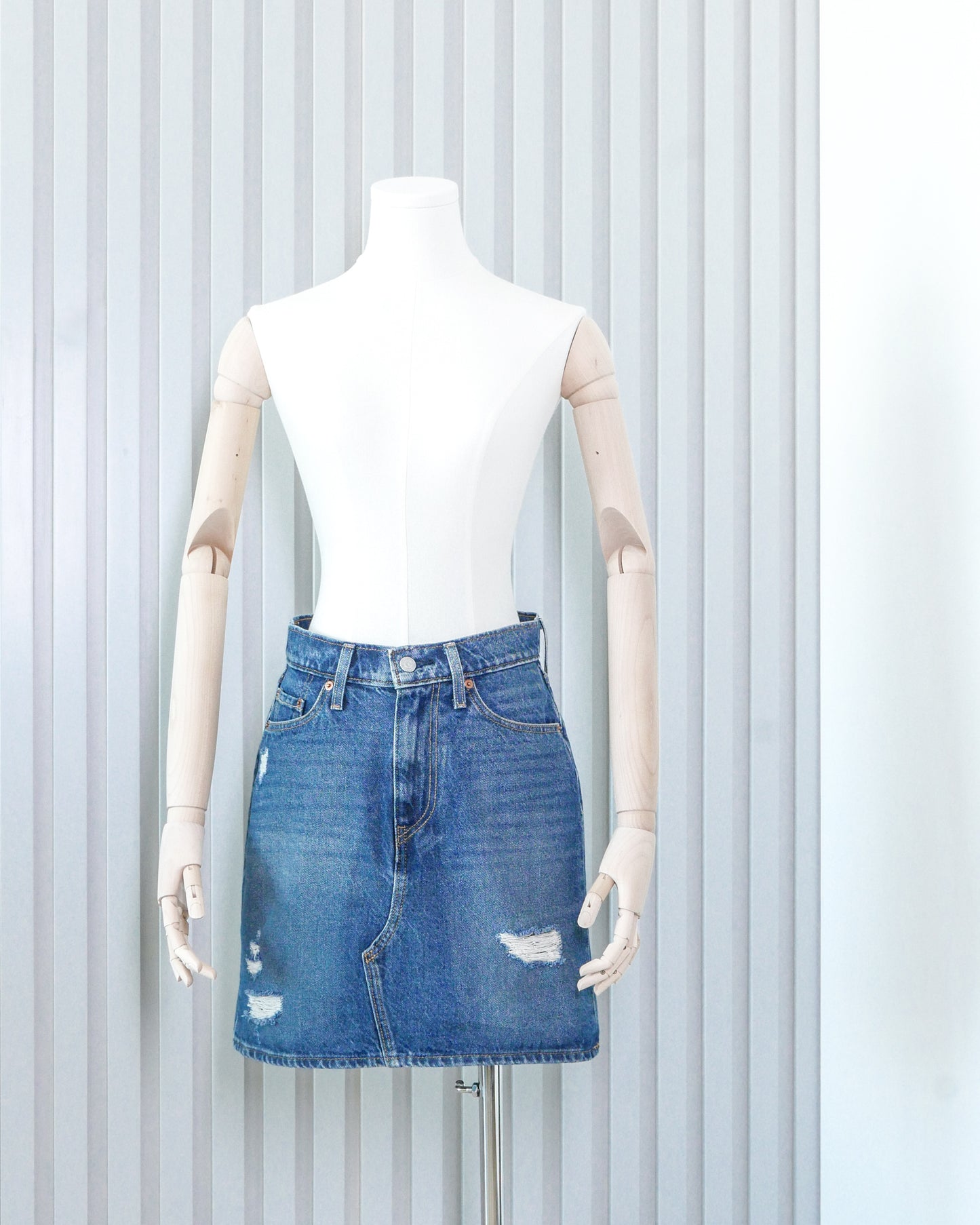 LEVI’S Denim Skirt 牛仔短裙 | KOMMONS