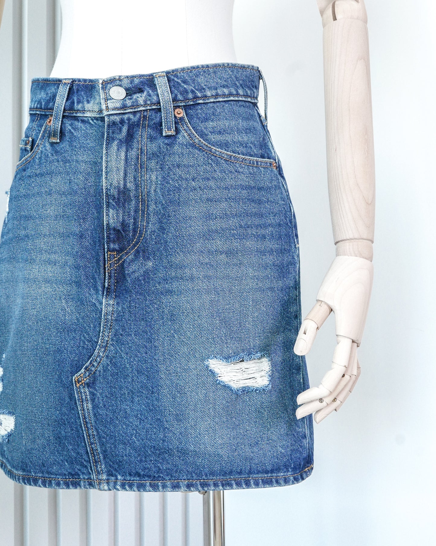 LEVI’S Denim Skirt 牛仔短裙 | KOMMONS