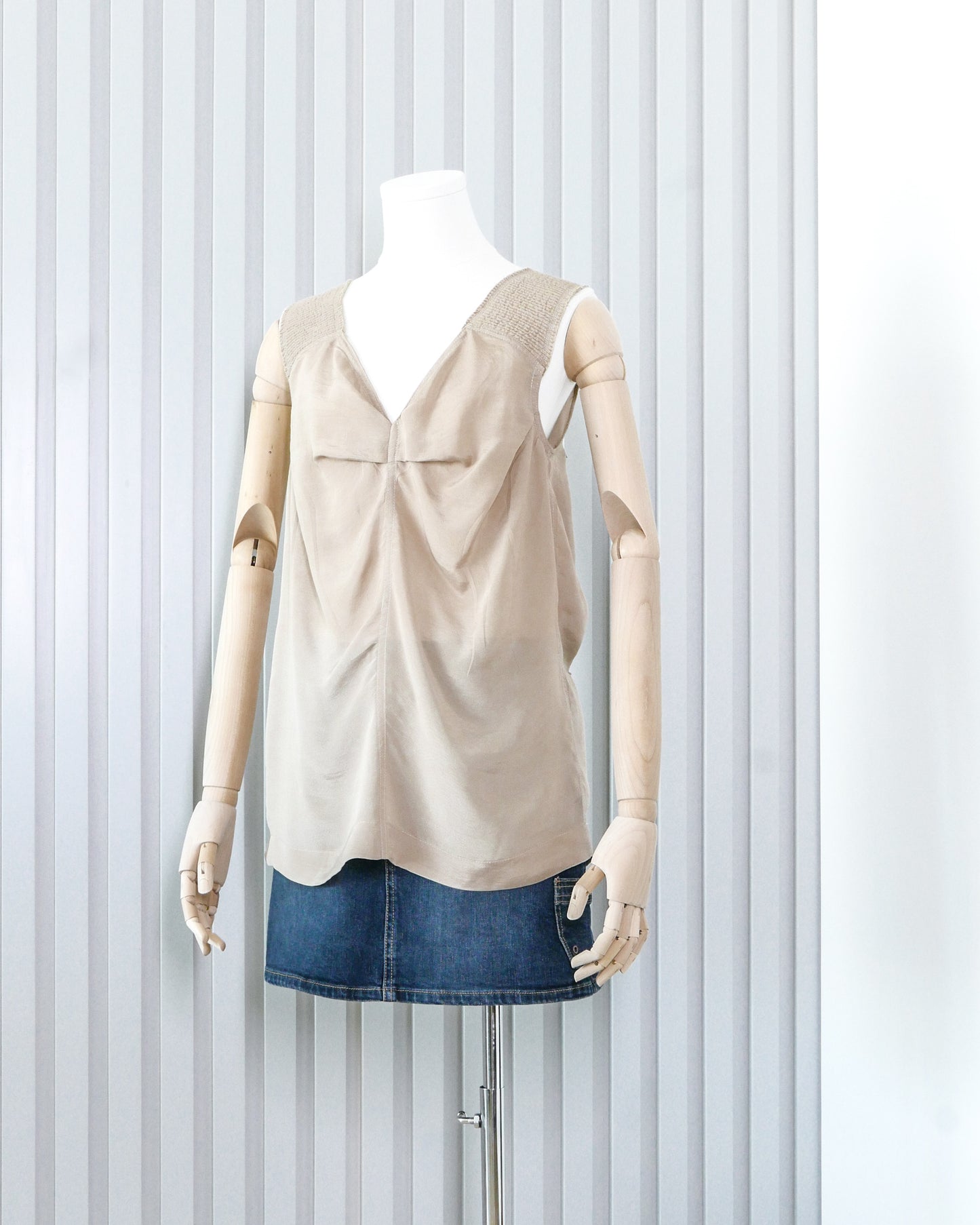 ZUCCA Utilitarian Style V-neck Long Vest with Strap Detail 工裝綁帶設計V領長背心 | KOMMONS