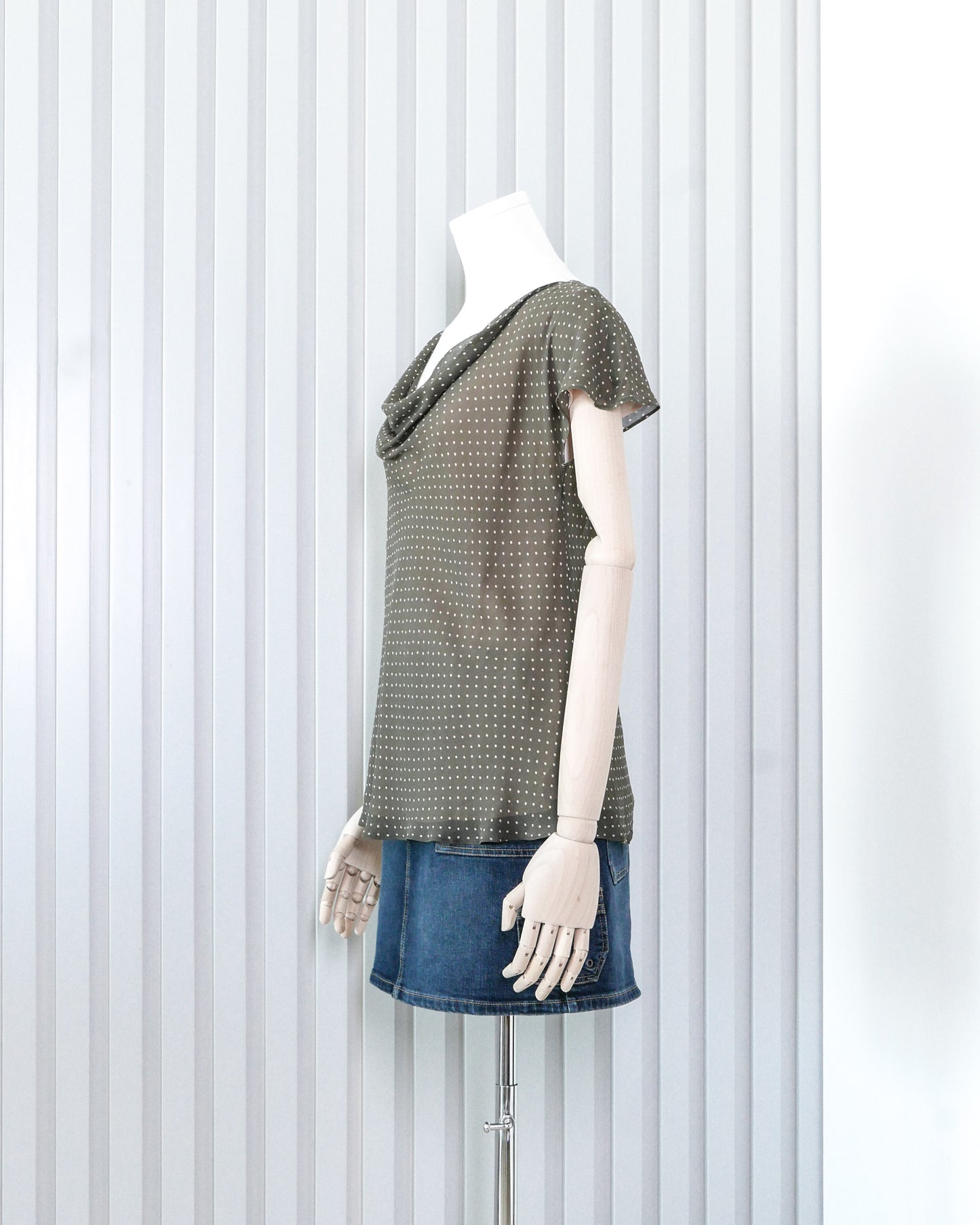 NINE WEST Polka Dot Cowl Neck Top 波點垂褶領上衣 | KOMMONS