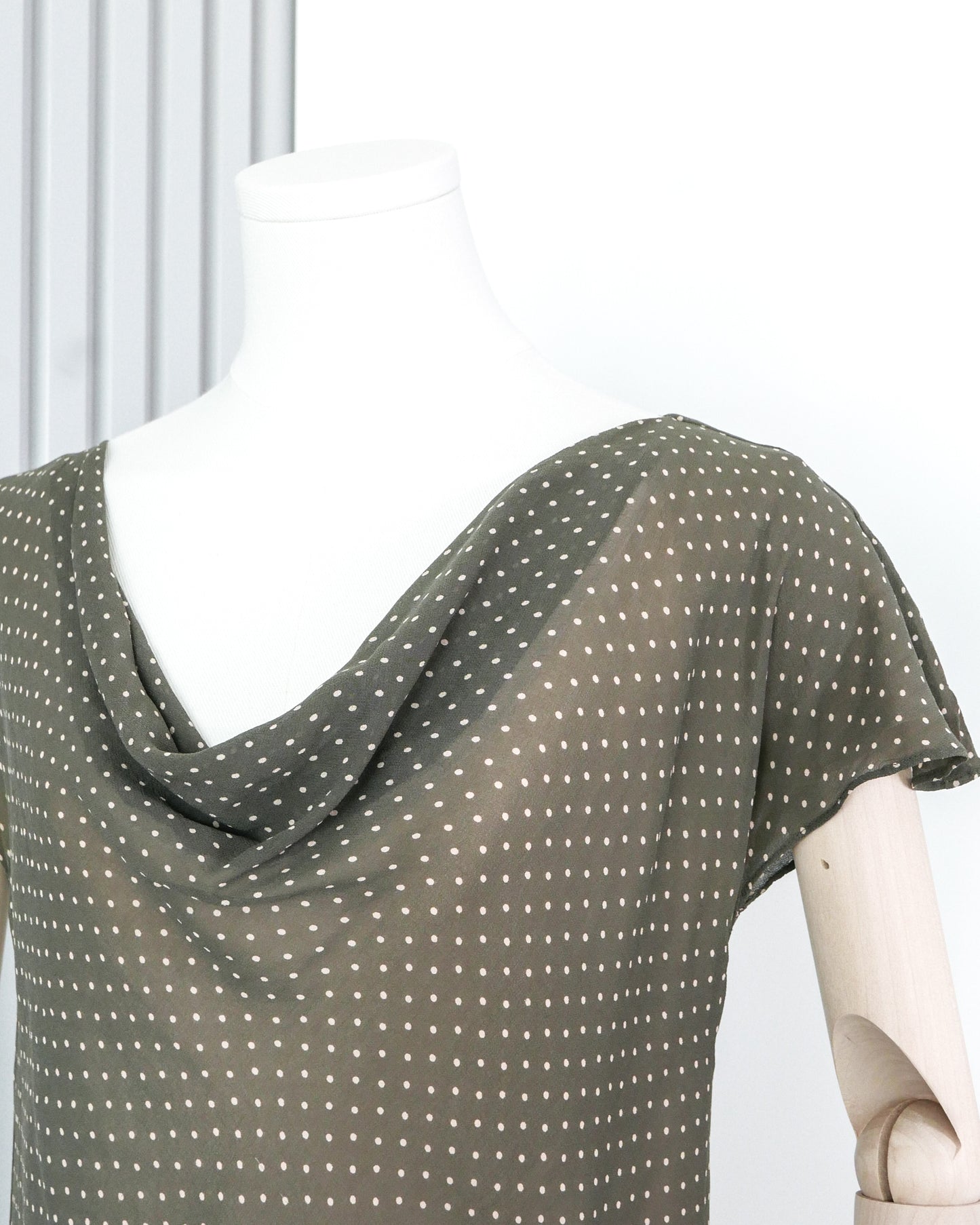 NINE WEST Polka Dot Cowl Neck Top 波點垂褶領上衣 | KOMMONS