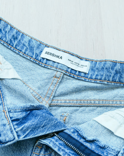 BERSHKA Denim Cargo Jorts 牛仔工裝短褲 | KOMMONS