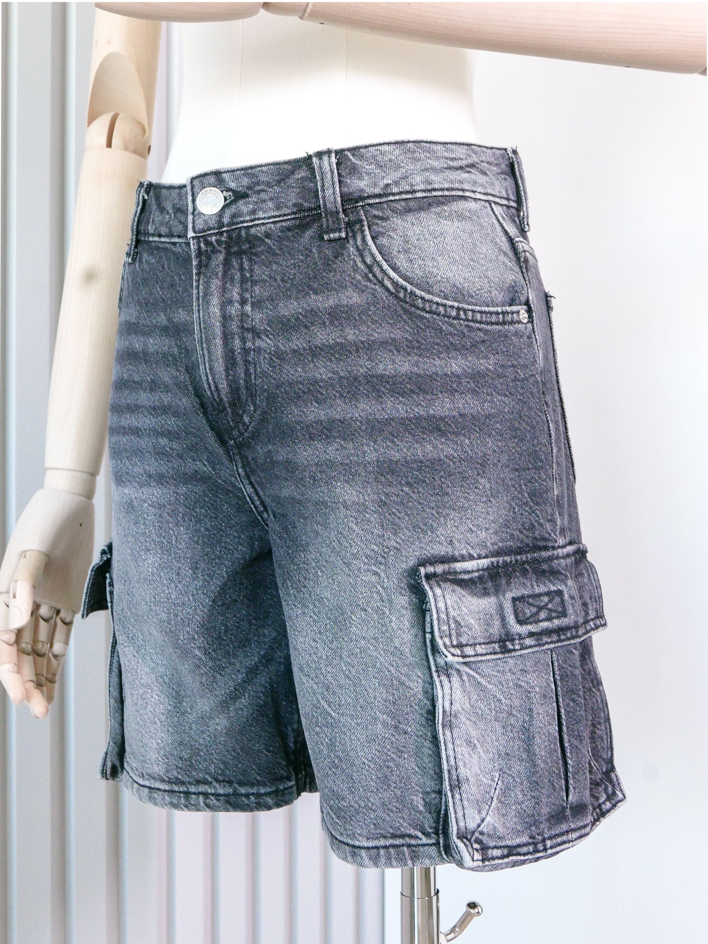 BERSHKA Denim Cargo Jorts 牛仔工裝短褲 | KOMMONS